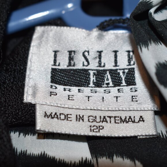 Leslie Fay Zebra Print Skirt with Top & Matching Scarf Size 12P - Picture 7 of 7